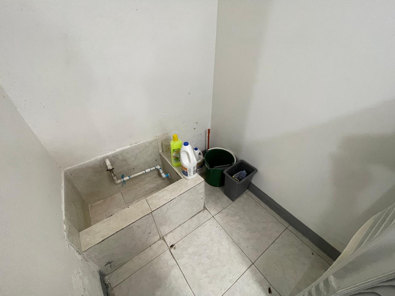 LOCAL LA TEBAIDA 28..jpeg