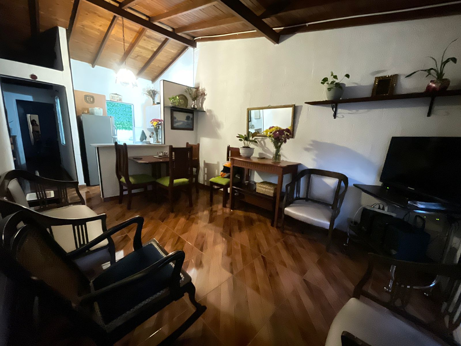 SE VENDE CASA EN MANANTIALES  3..jpg