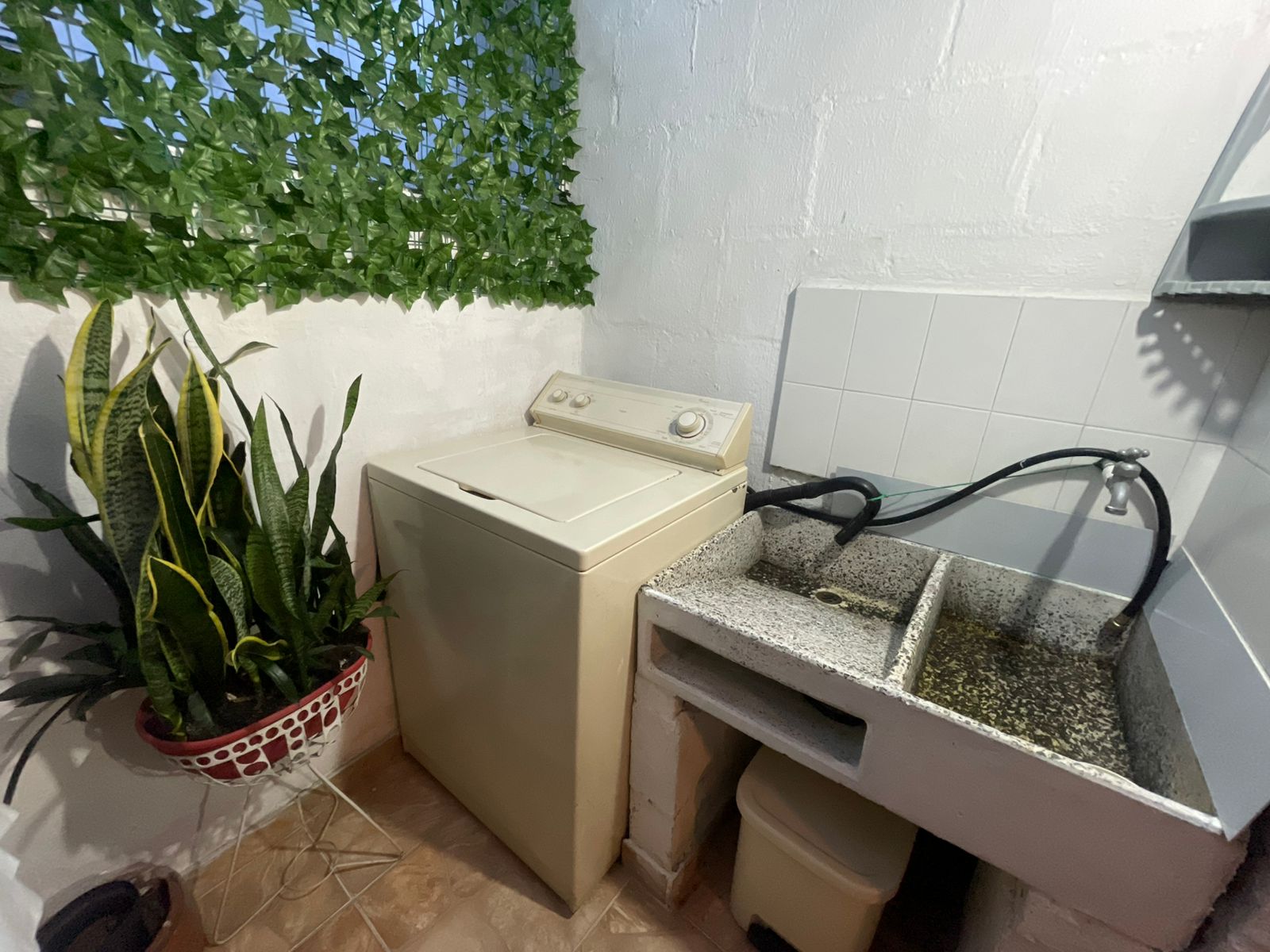 SE VENDE CASA EN MANANTIALES  7..jpg