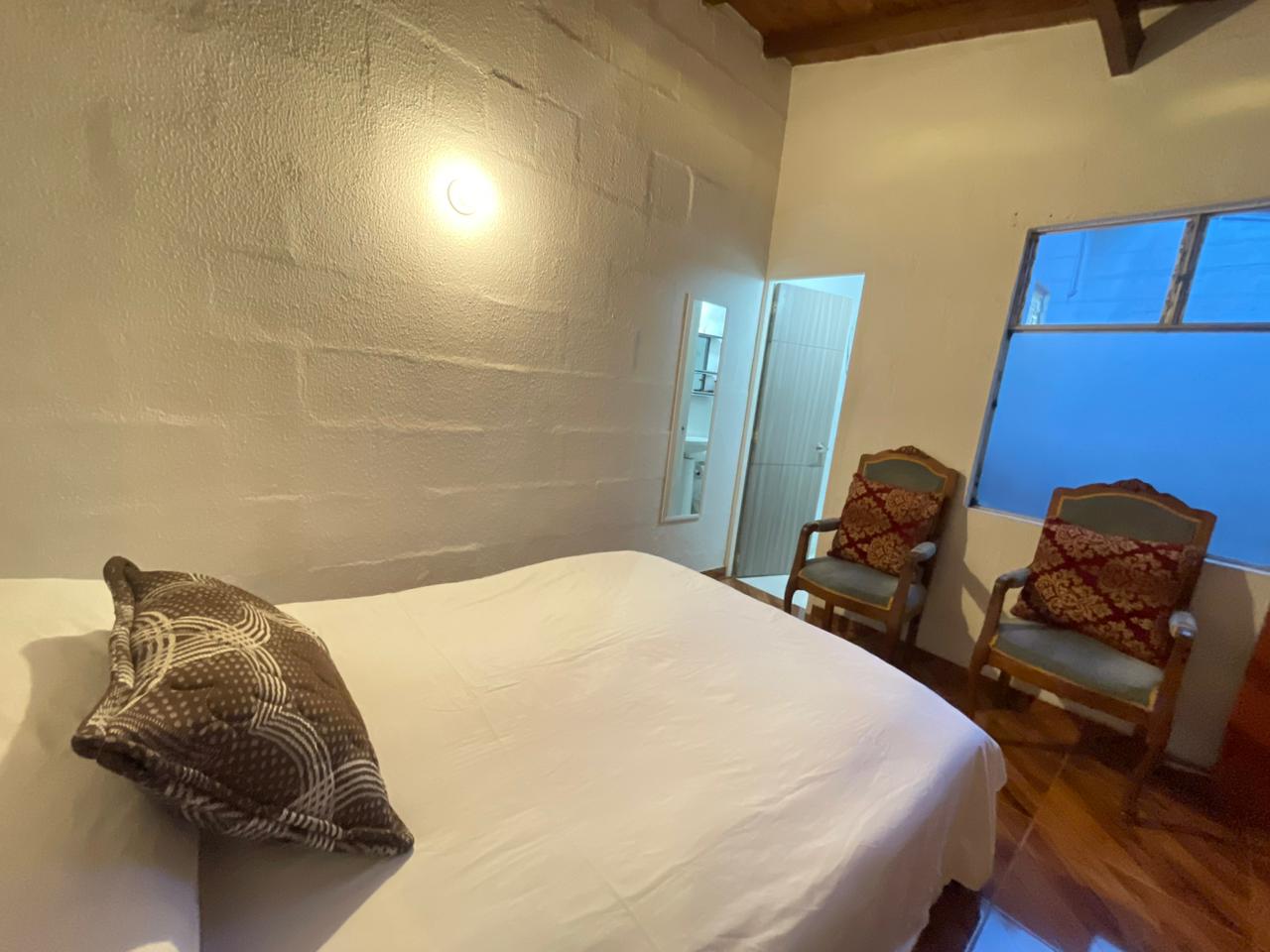 SE VENDE CASA EN MANANTIALES  10..jpg