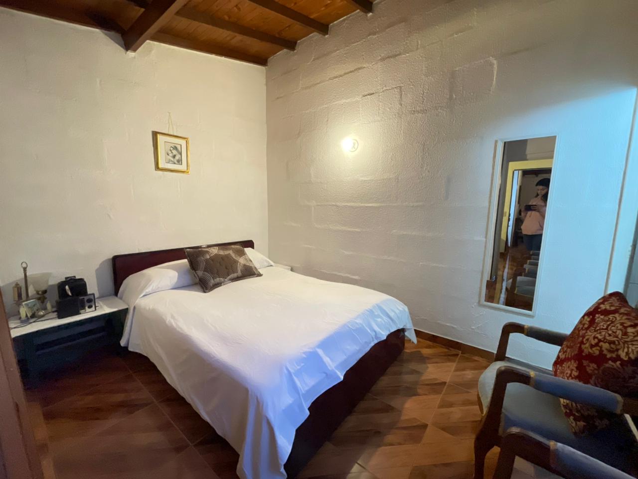 SE VENDE CASA EN MANANTIALES  9..jpg