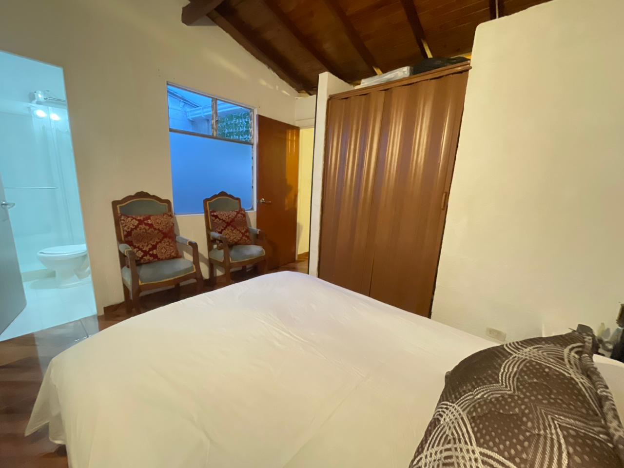 SE VENDE CASA EN MANANTIALES  12..jpg