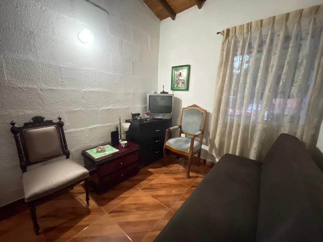 SE VENDE CASA EN MANANTIALES  19..jpg