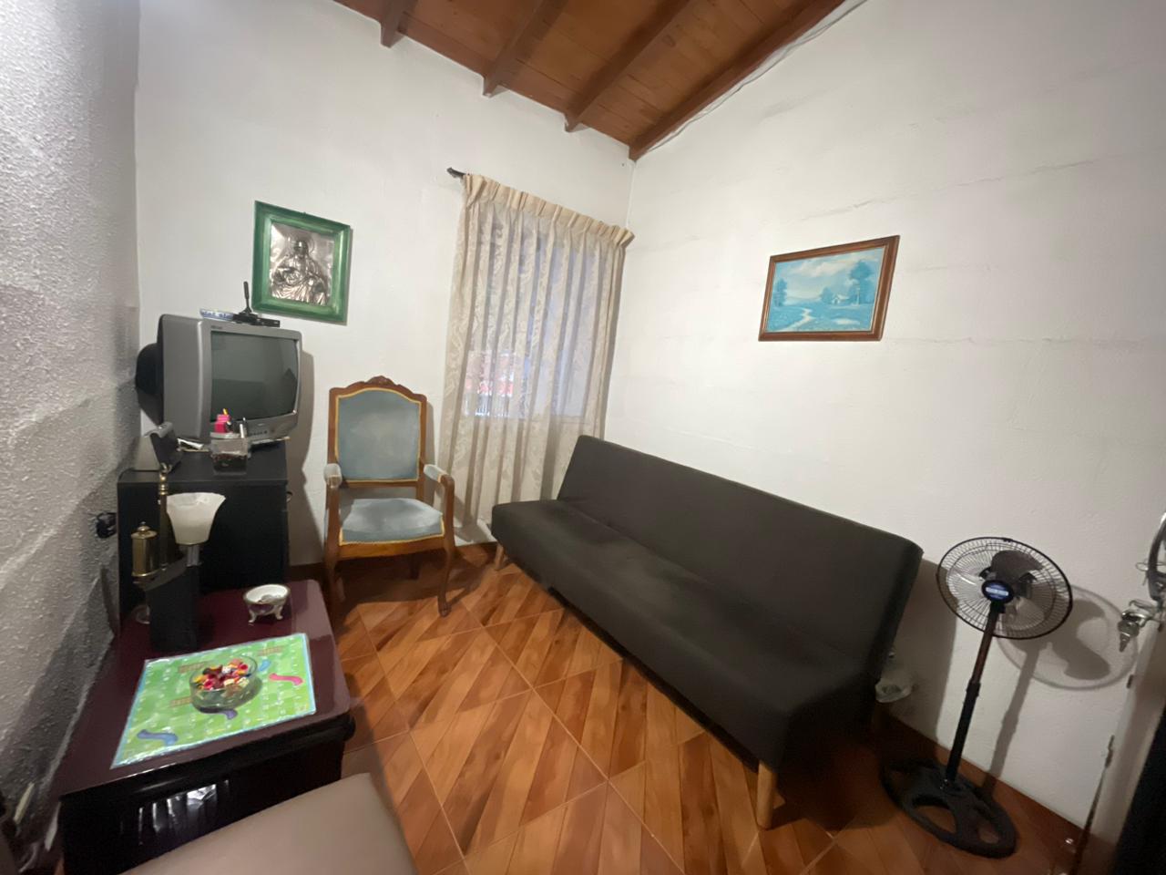SE VENDE CASA EN MANANTIALES  20..jpg