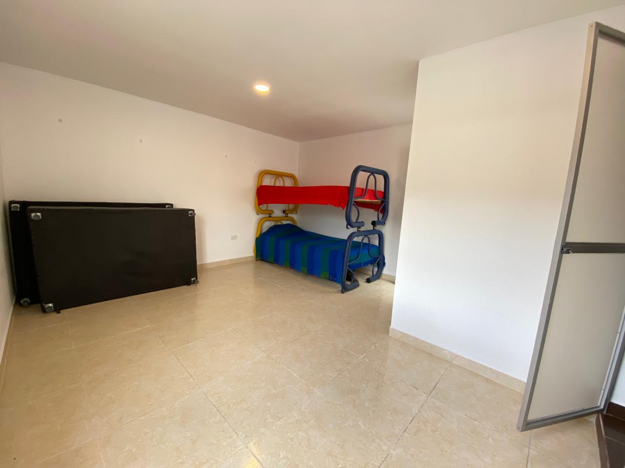 SE VENDE CASA EN BOSQUES DE PINARES 22..jpg