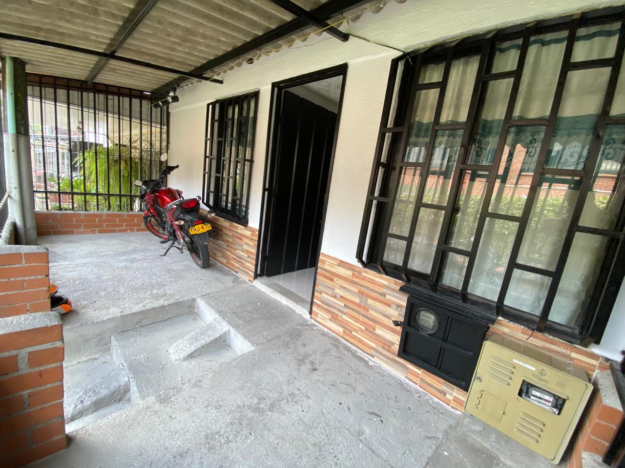 SE VENDE CASA EN BOSQUES DE PINARES 27..jpg