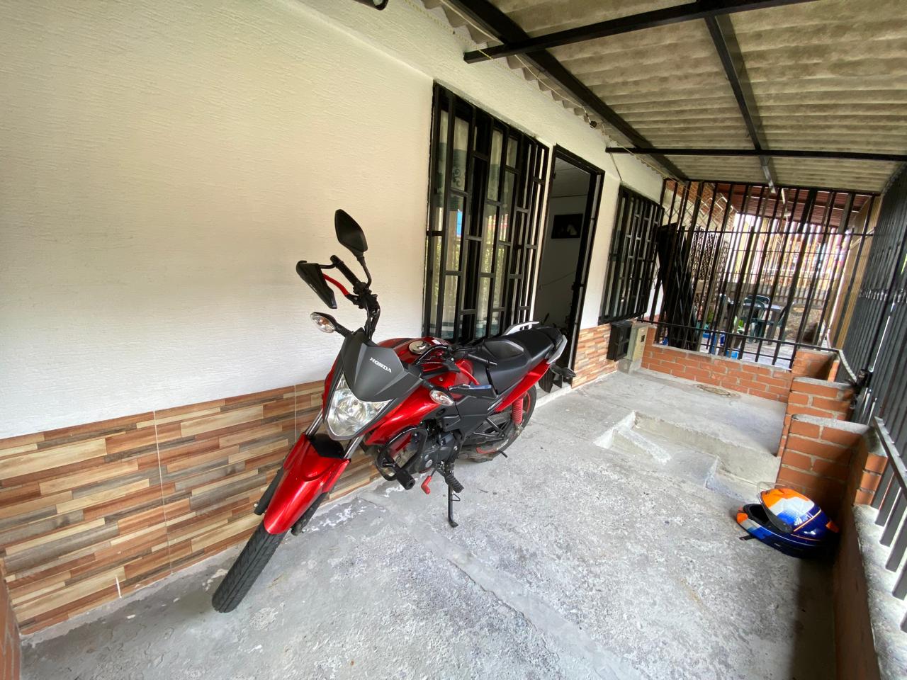 SE VENDE CASA EN BOSQUES DE PINARES 26..jpg