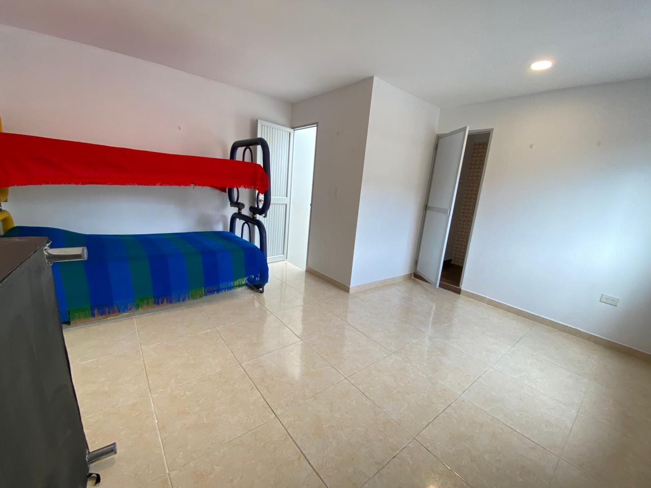 SE VENDE CASA EN BOSQUES DE PINARES 23..jpg