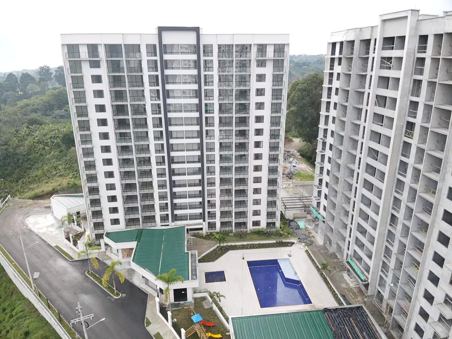 SE VENDE APTO EN HACIENDA EL CORTIJO IM.  1..jpeg