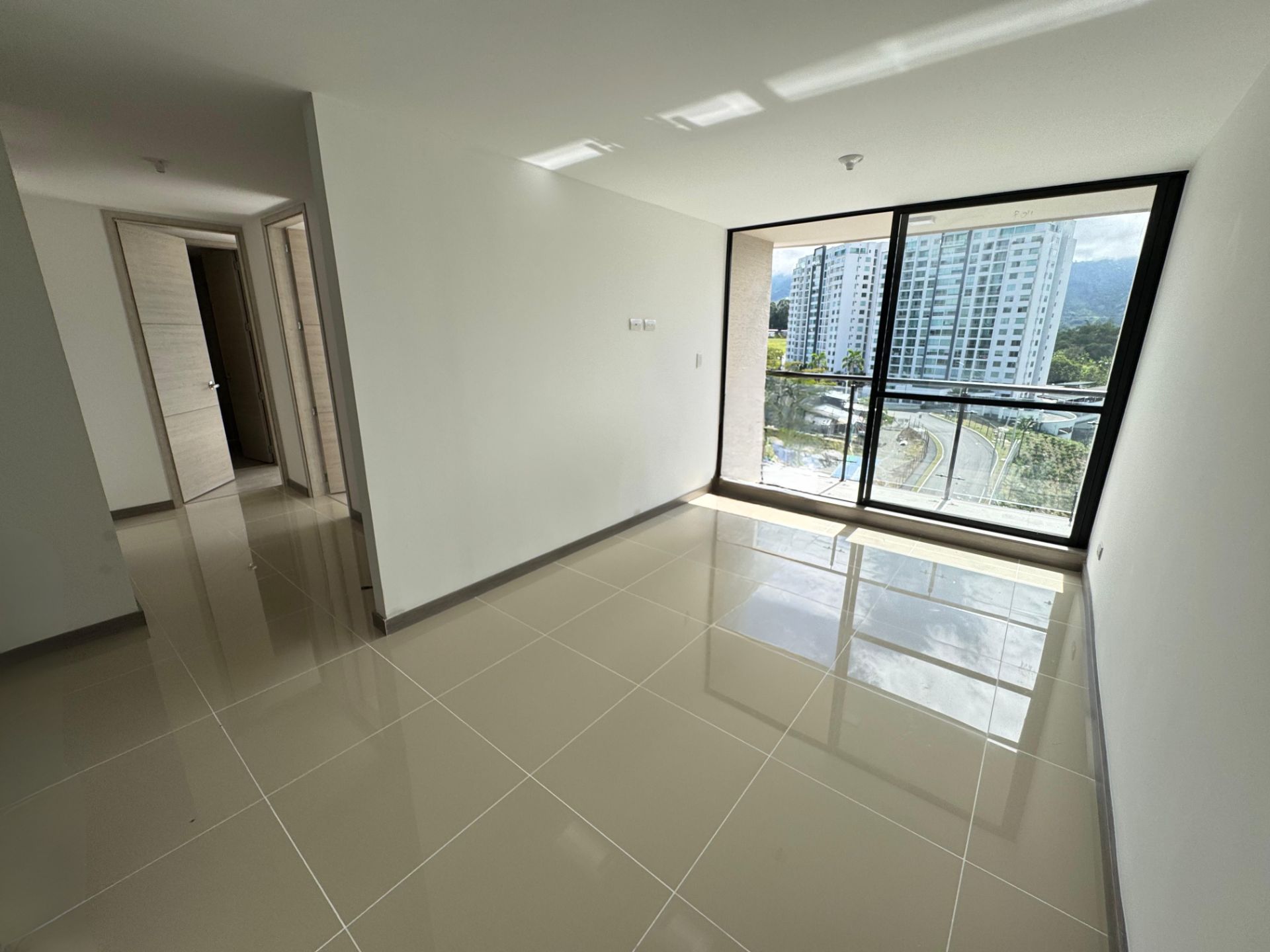 SE VENDE APTO EN HACIENDA EL CORTIJO IM.  4..jpg