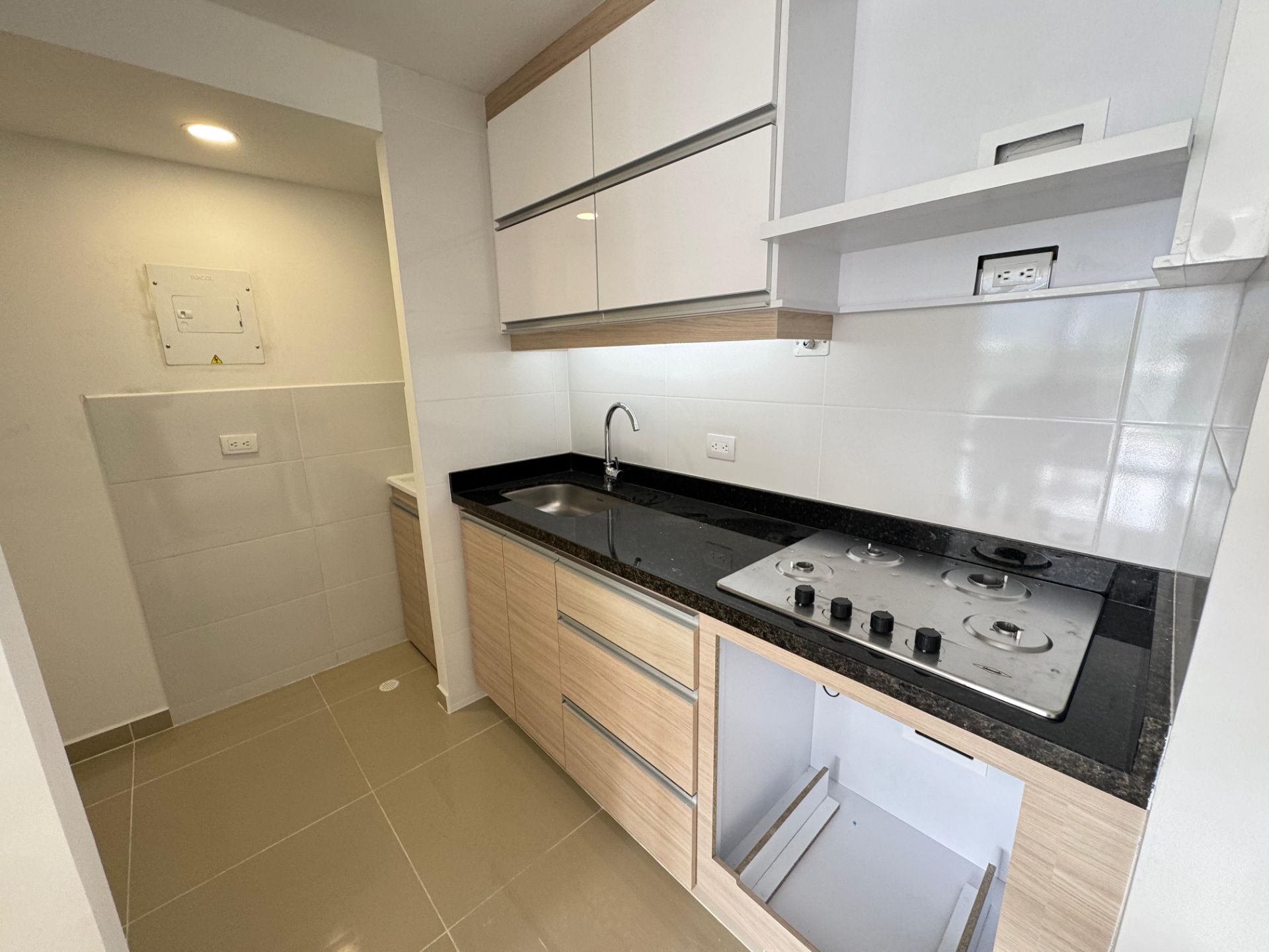 SE VENDE APTO EN HACIENDA EL CORTIJO IM.  5..jpg