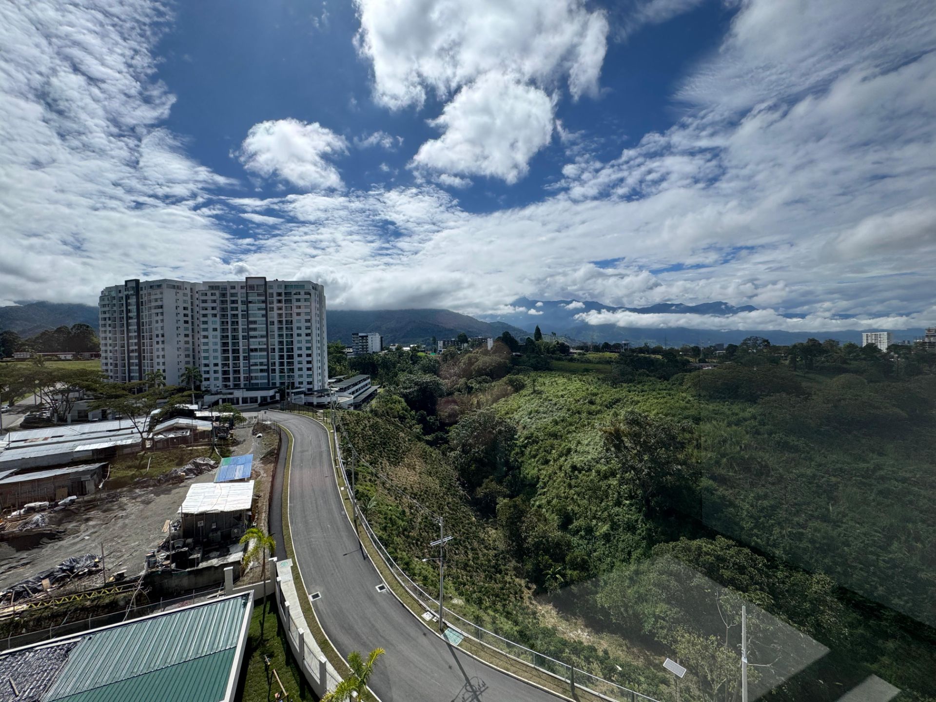 SE VENDE APTO EN HACIENDA EL CORTIJO IM.  10..jpg