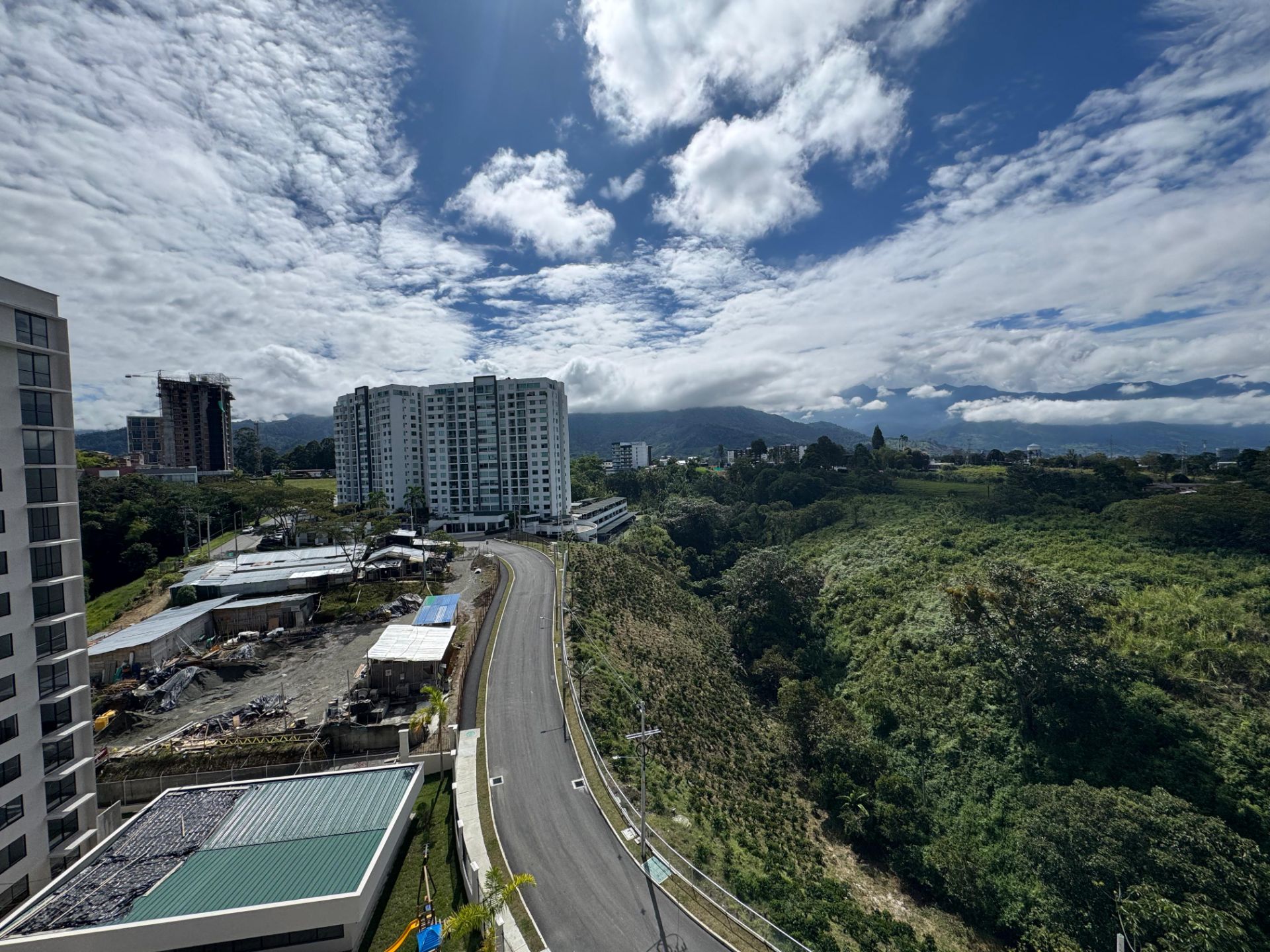 SE VENDE APTO EN HACIENDA EL CORTIJO IM.  11..jpg