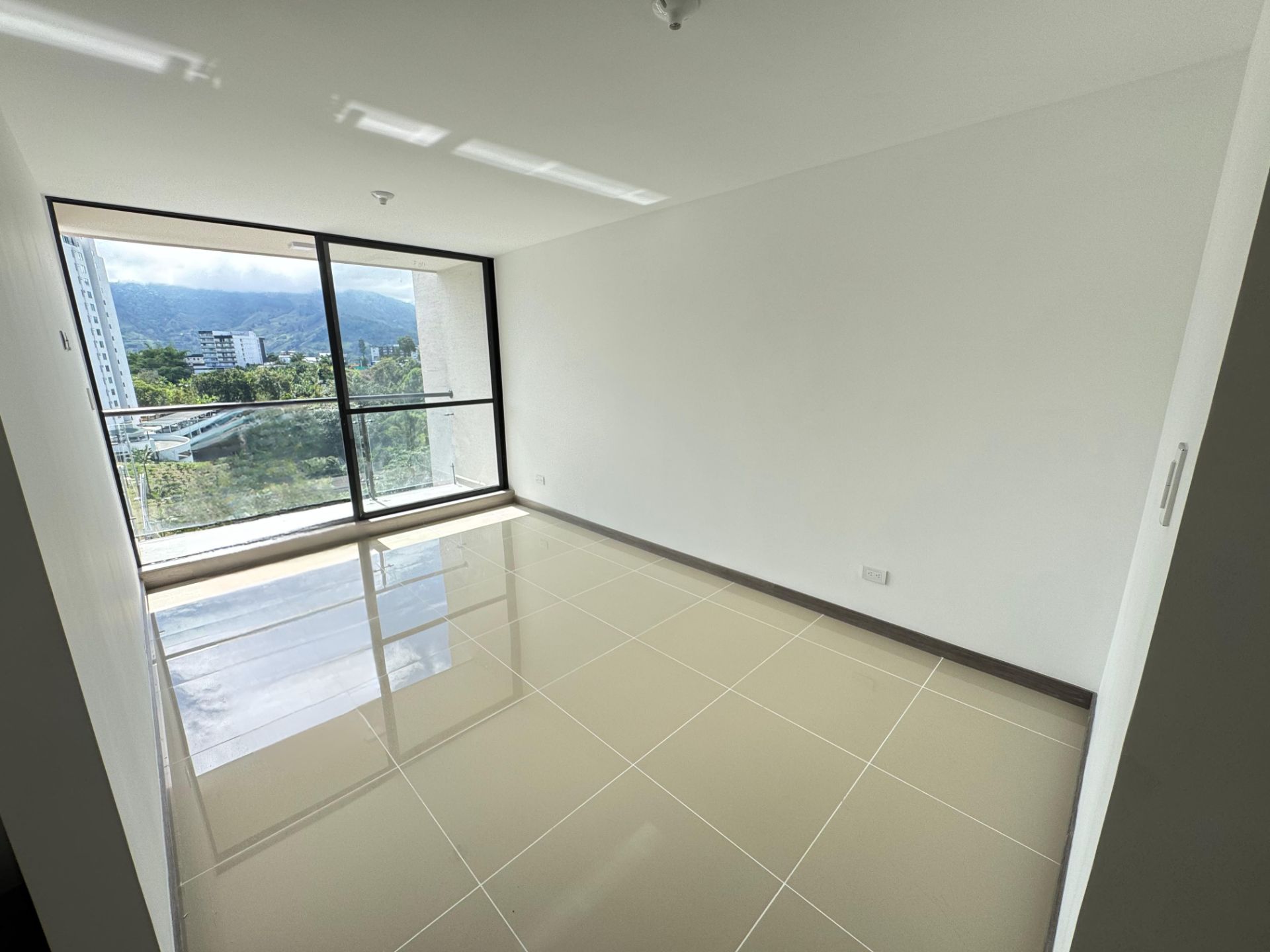 SE VENDE APTO EN HACIENDA EL CORTIJO IM.  3..jpg