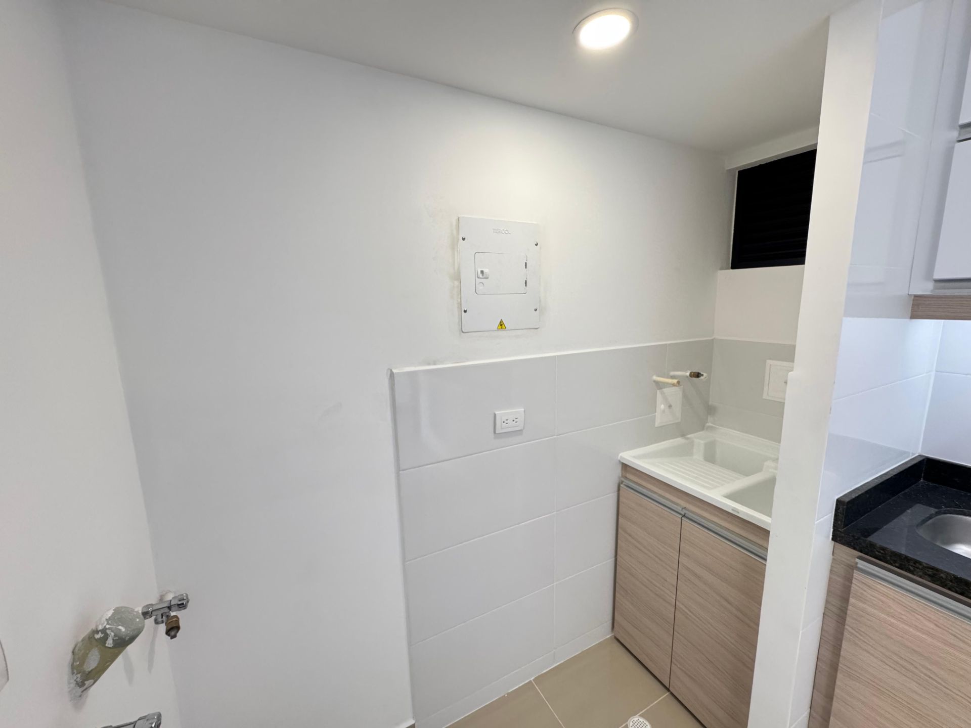 SE VENDE APTO EN HACIENDA EL CORTIJO IM.  7..jpg