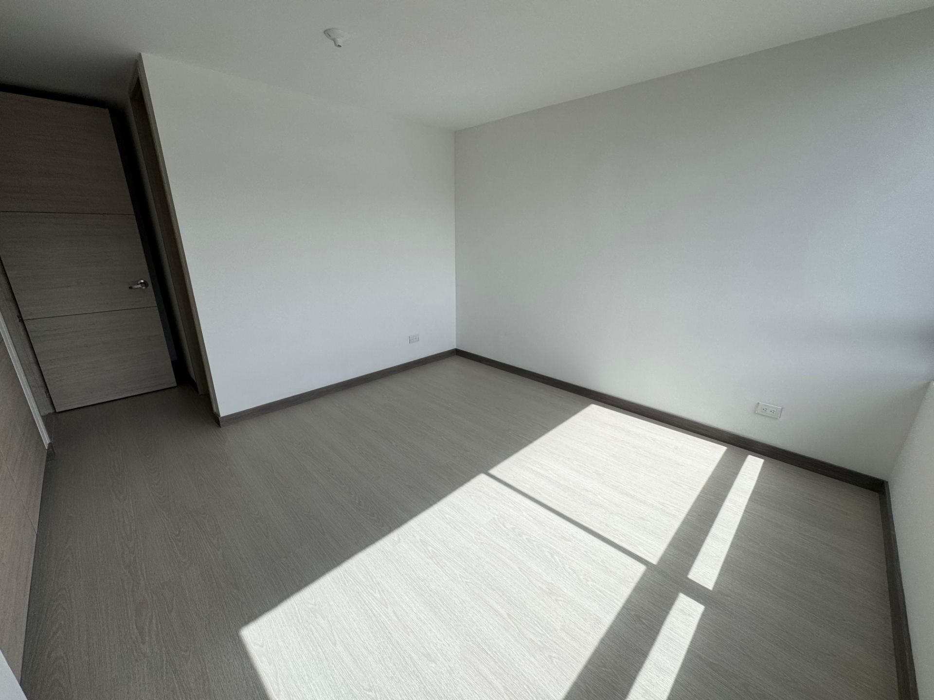 SE VENDE APTO EN HACIENDA EL CORTIJO IM.  13..jpg