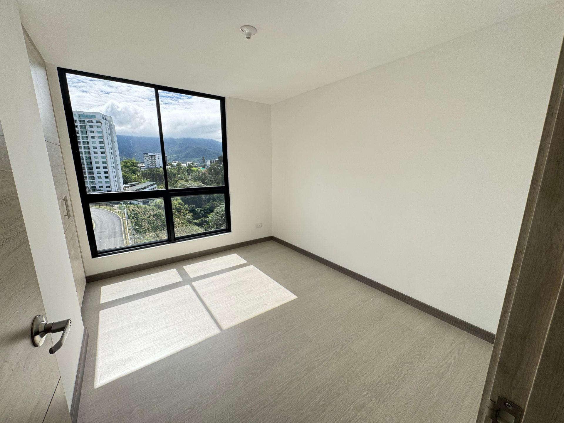 SE VENDE APTO EN HACIENDA EL CORTIJO IM.  20..jpg