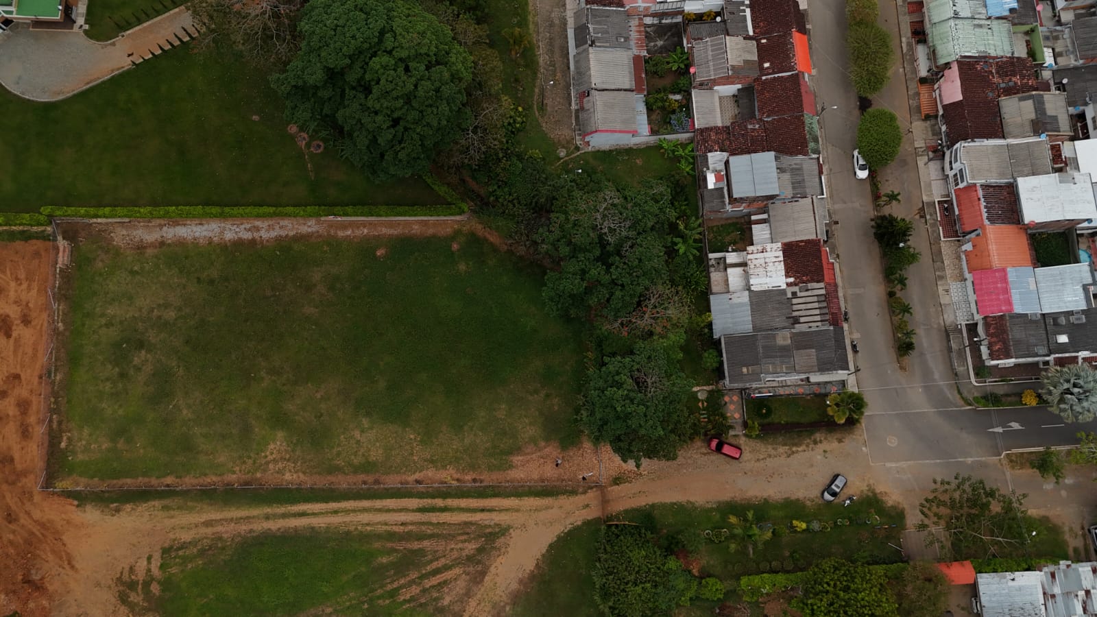 SE VENDE LOTE EN CAICEDONIA (4).jpg