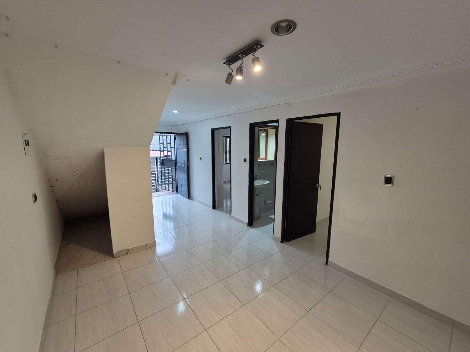 SE ALQUILA CASA  5..jpg