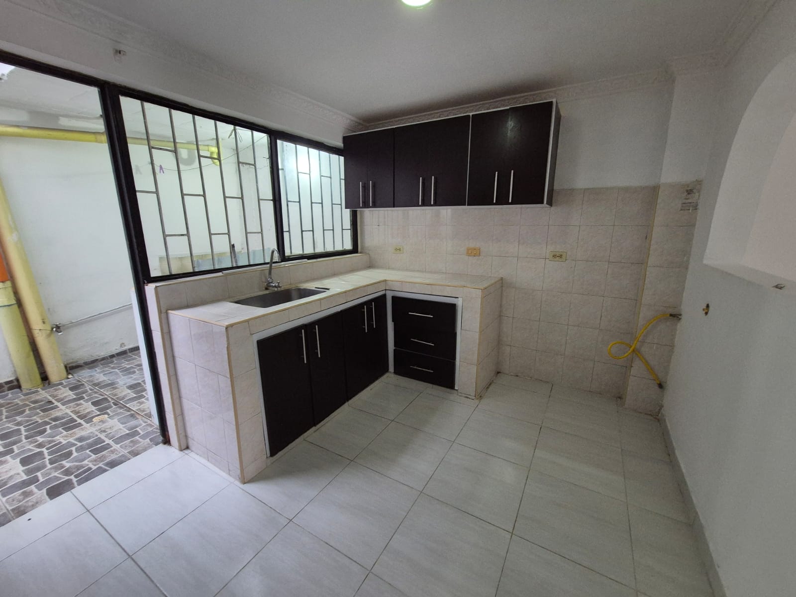 SE ALQUILA CASA  8..jpg