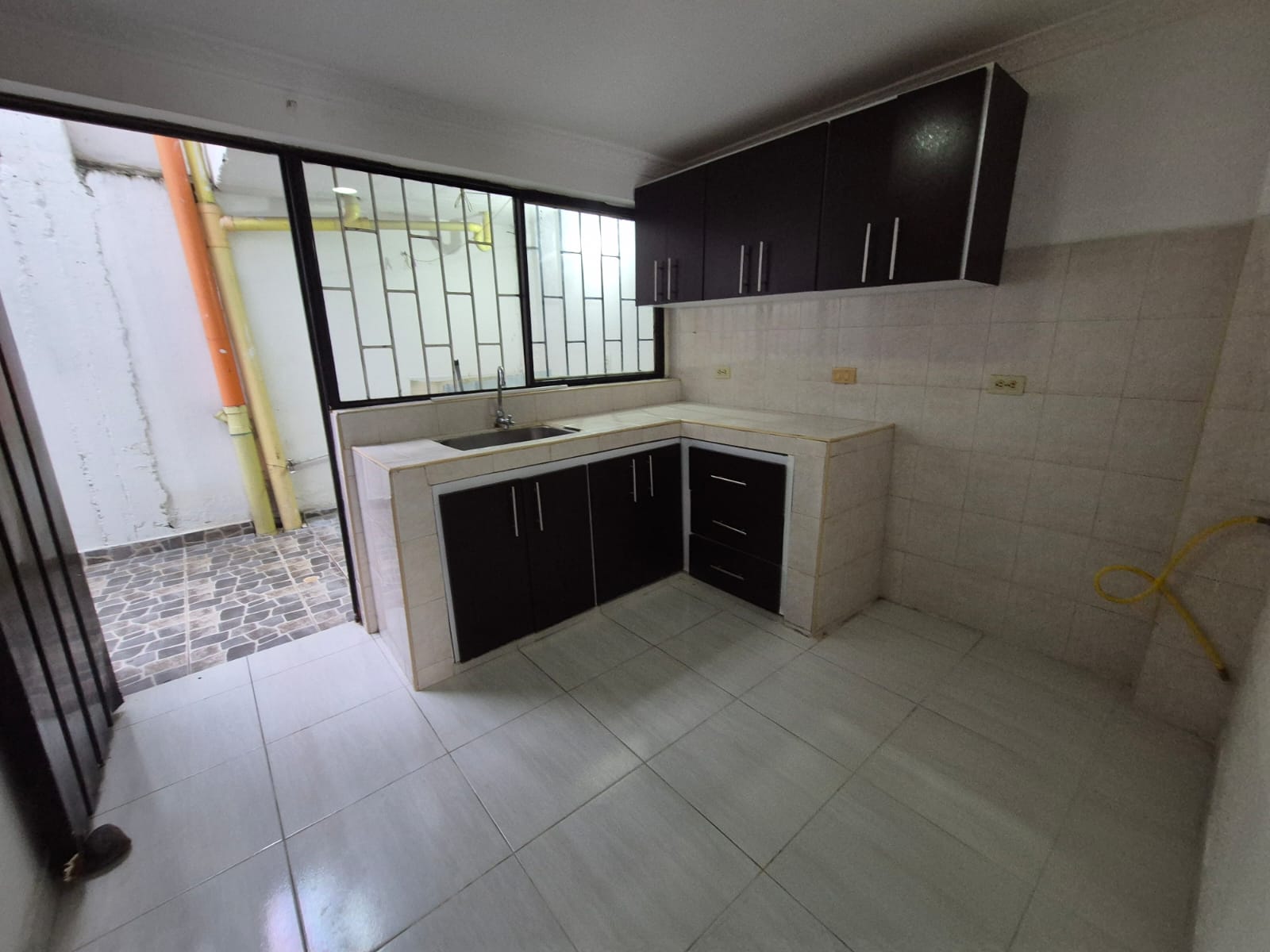 SE ALQUILA CASA  7..jpg