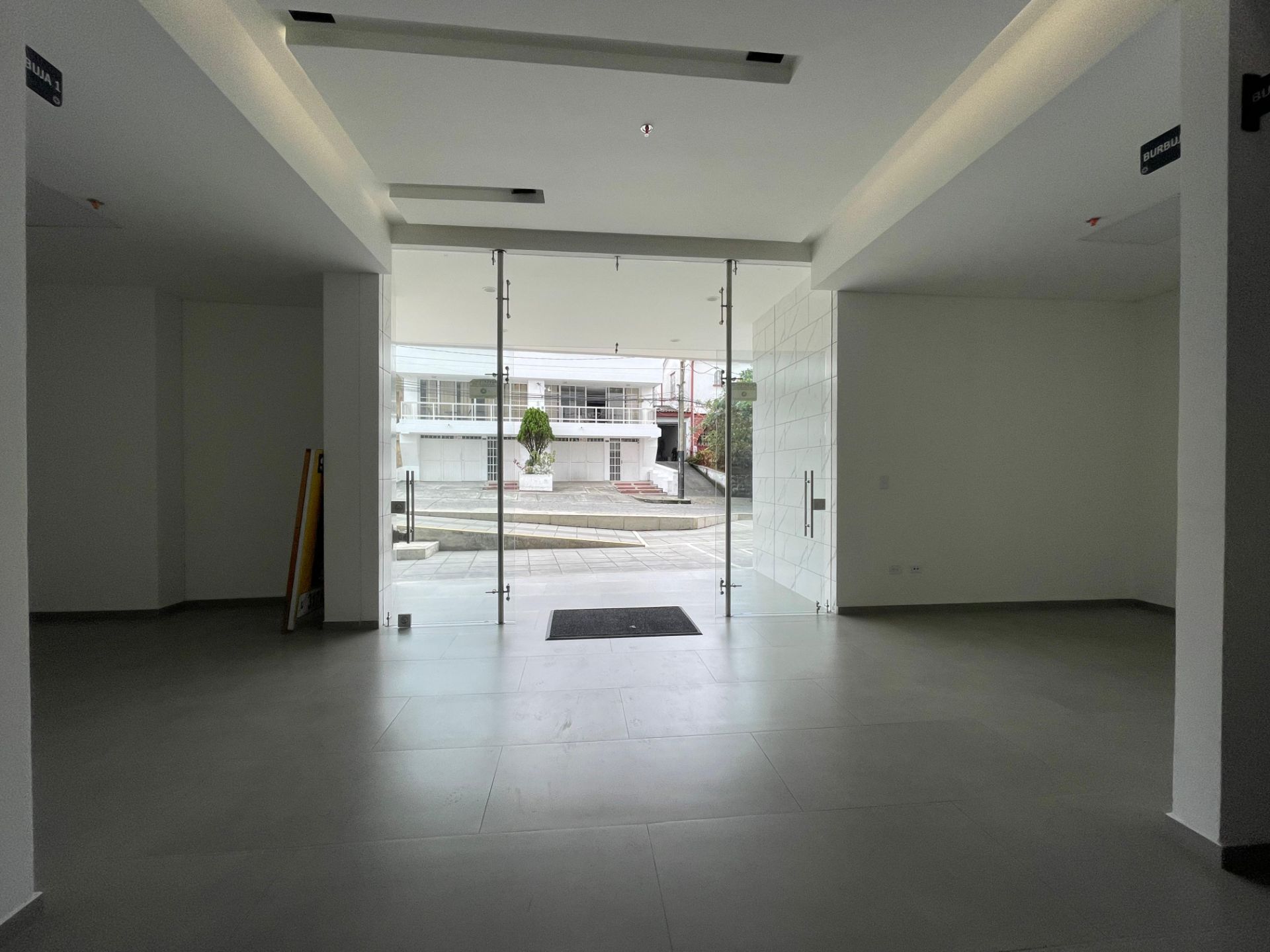 se vende consultorio en el sector de fundadores (1).jpeg