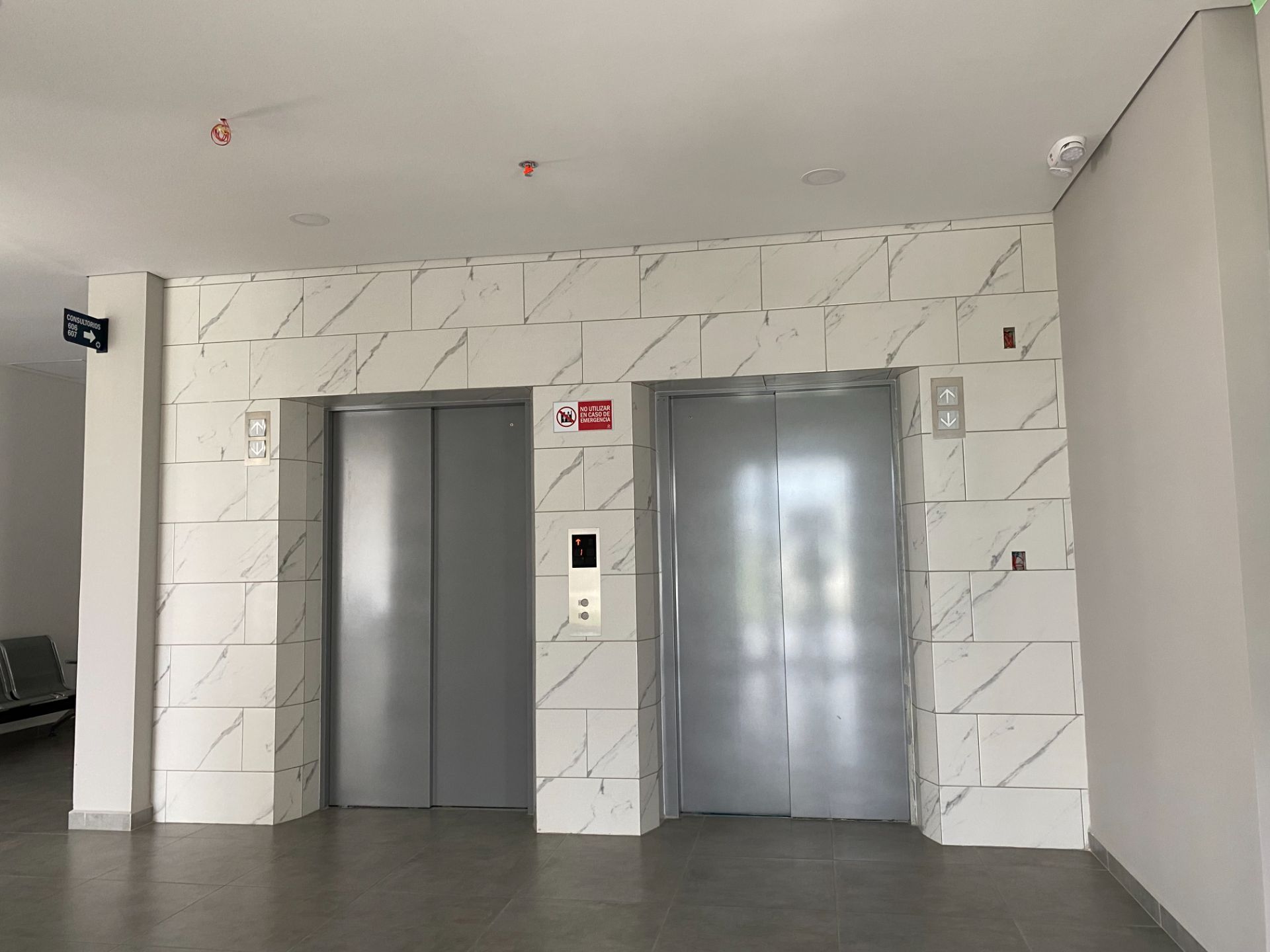 se vende consultorio en el sector de fundadores (3).JPG