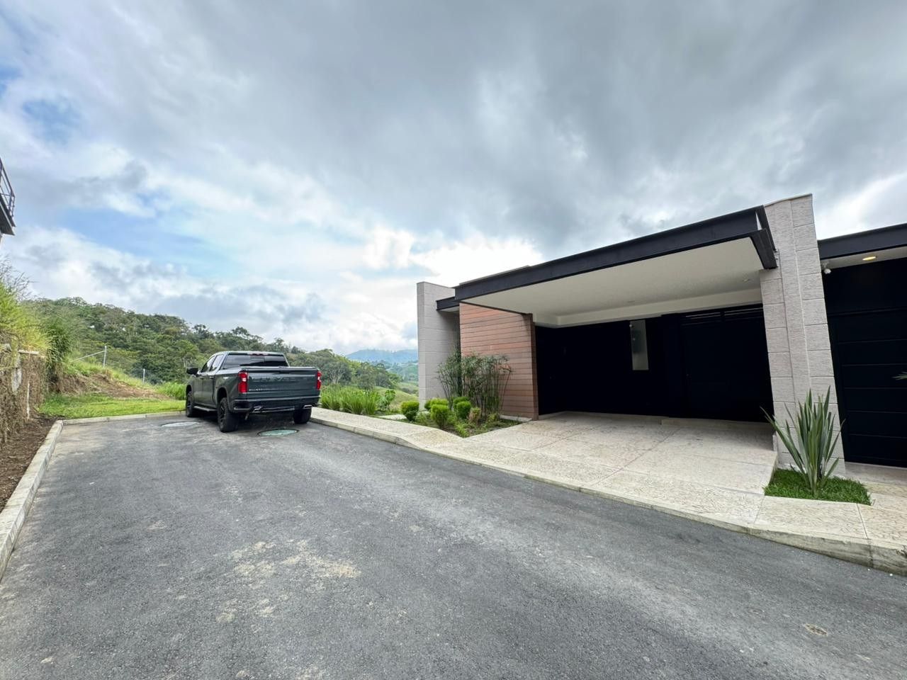 SE VENDE CASA EL JORDAN 2..jpg