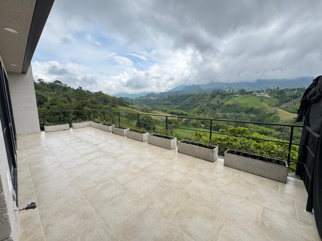 SE VENDE CASA EL JORDAN 15..jpg