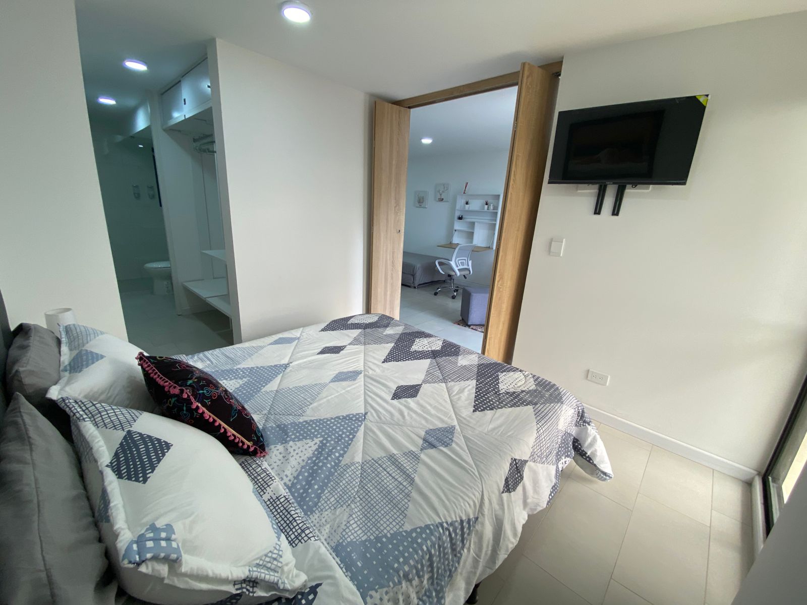 6. SE VENDE APARTAESTUDIO HITO 18 804 (18).jpeg