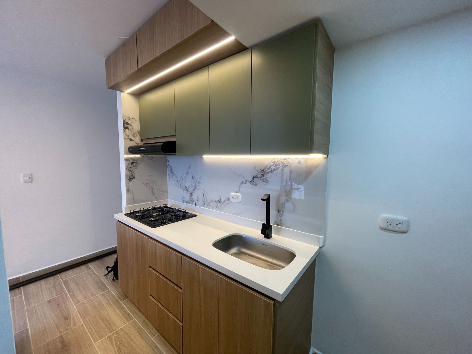 3.1 SE ARRIENDA APTO MEDITERRANEO 1405 T 4  (9).JPG