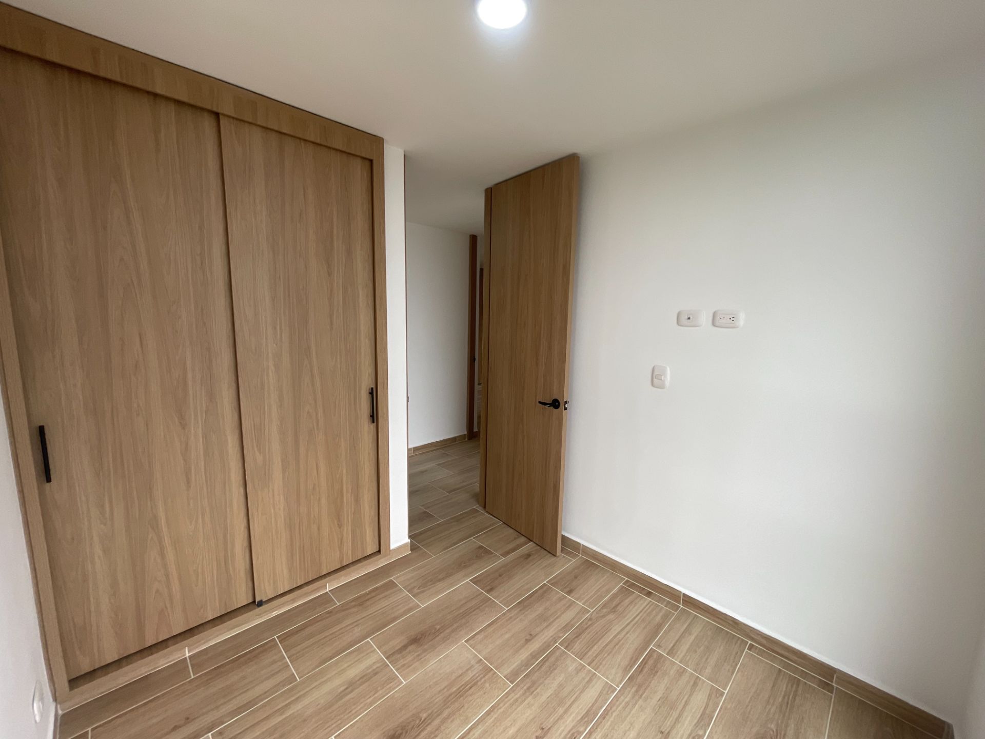 12. SE ARRIENDA APTO MEDITERRANEO 1405 T 4  (27).JPG