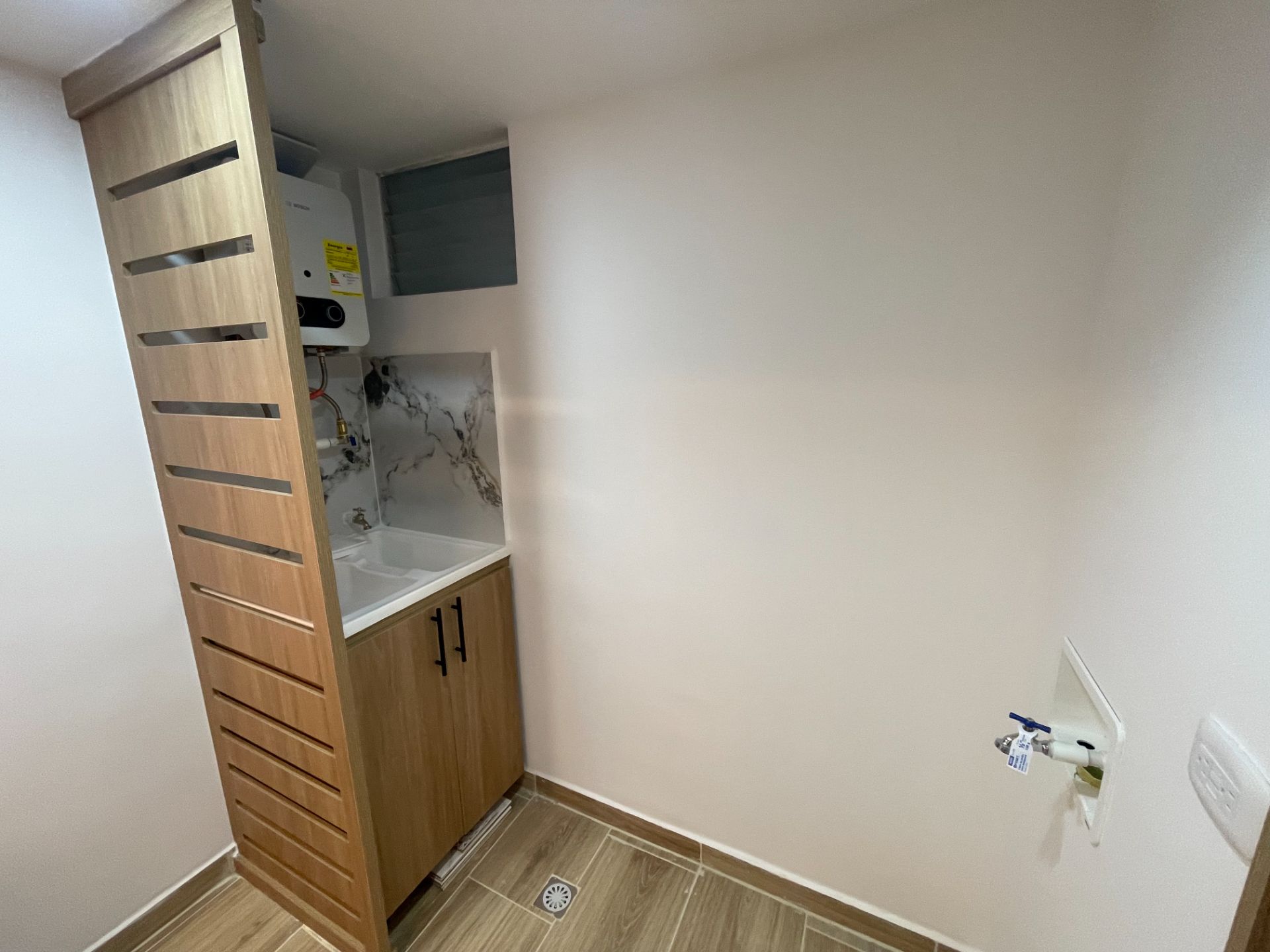 17. SE ARRIENDA APTO MEDITERRANEO 1405 T 4  (7).JPG