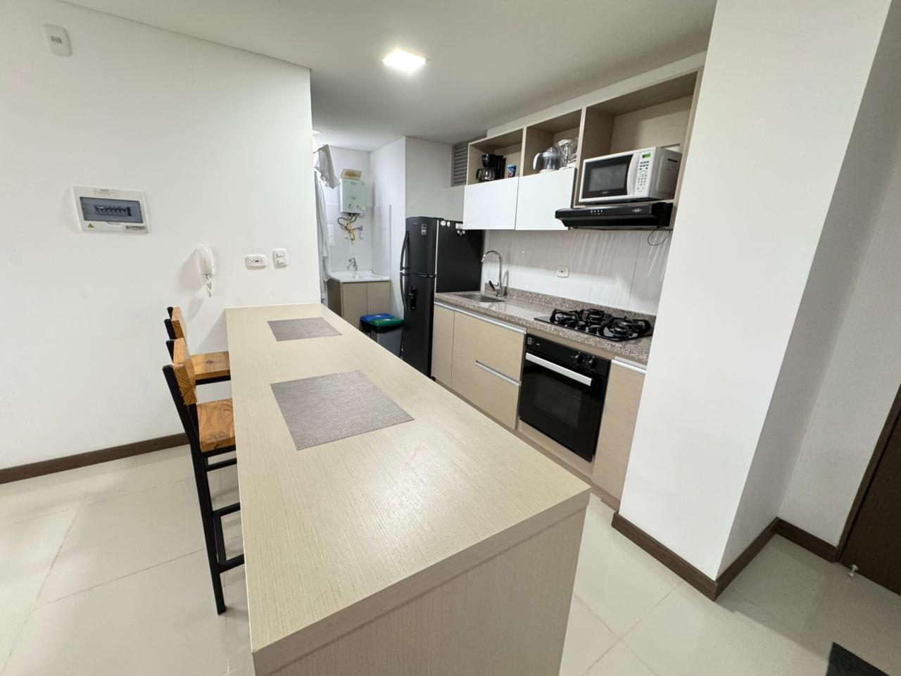 HERMOSO APARTAMENTO EN EL EDIFICIO CLUB HOUSE (24).jpg