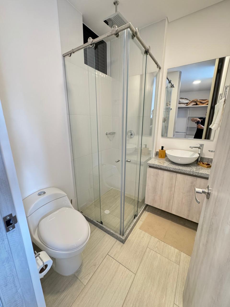 HERMOSO APARTAMENTO EN EL SECTOR DE LAURELES (66).jpg