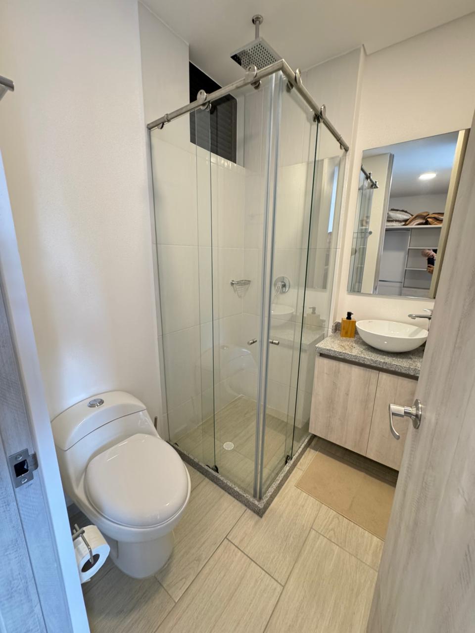 HERMOSO APARTAMENTO EN EL SECTOR DE LAURELES (32).jpg