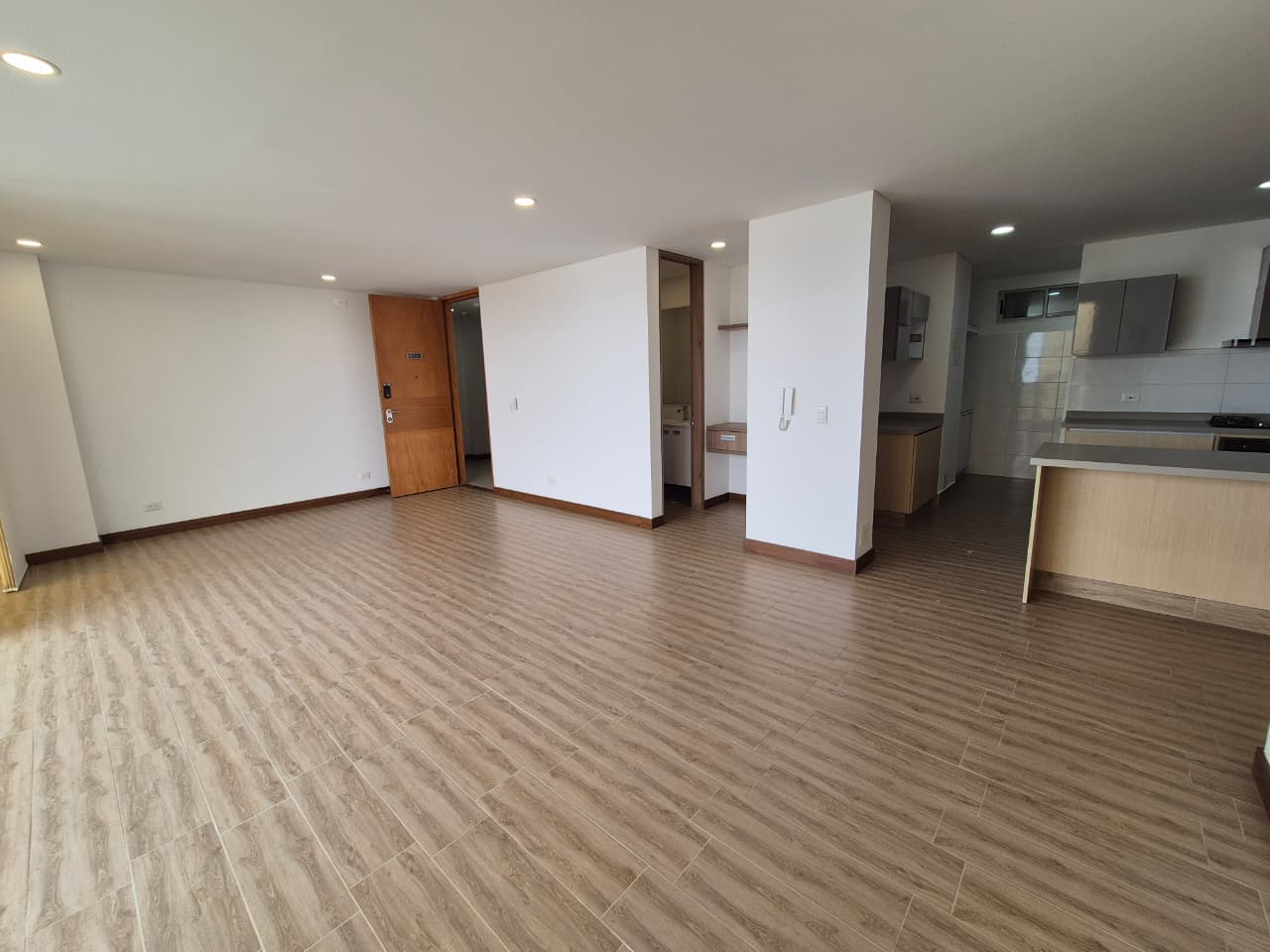 SE VENDE APTO EN LA CASTELLANA 1..jpg