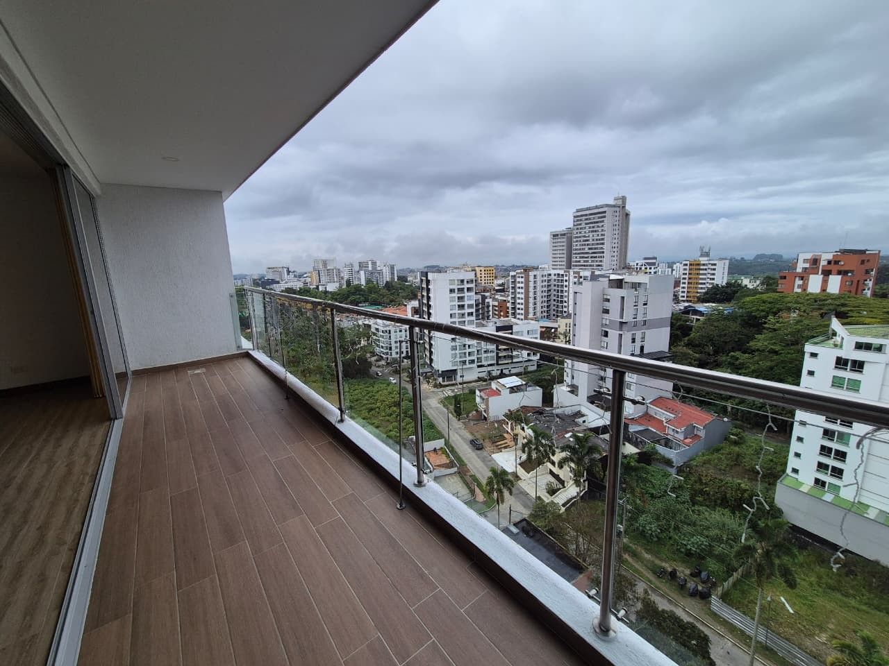 SE VENDE APTO EN LA CASTELLANA 9..jpg