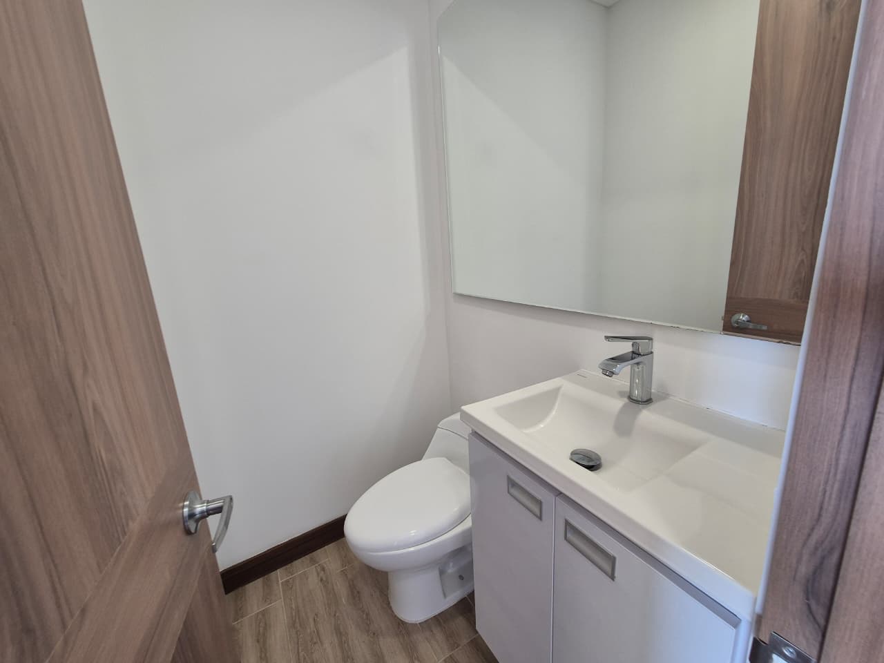 SE VENDE APTO EN LA CASTELLANA 11..jpg