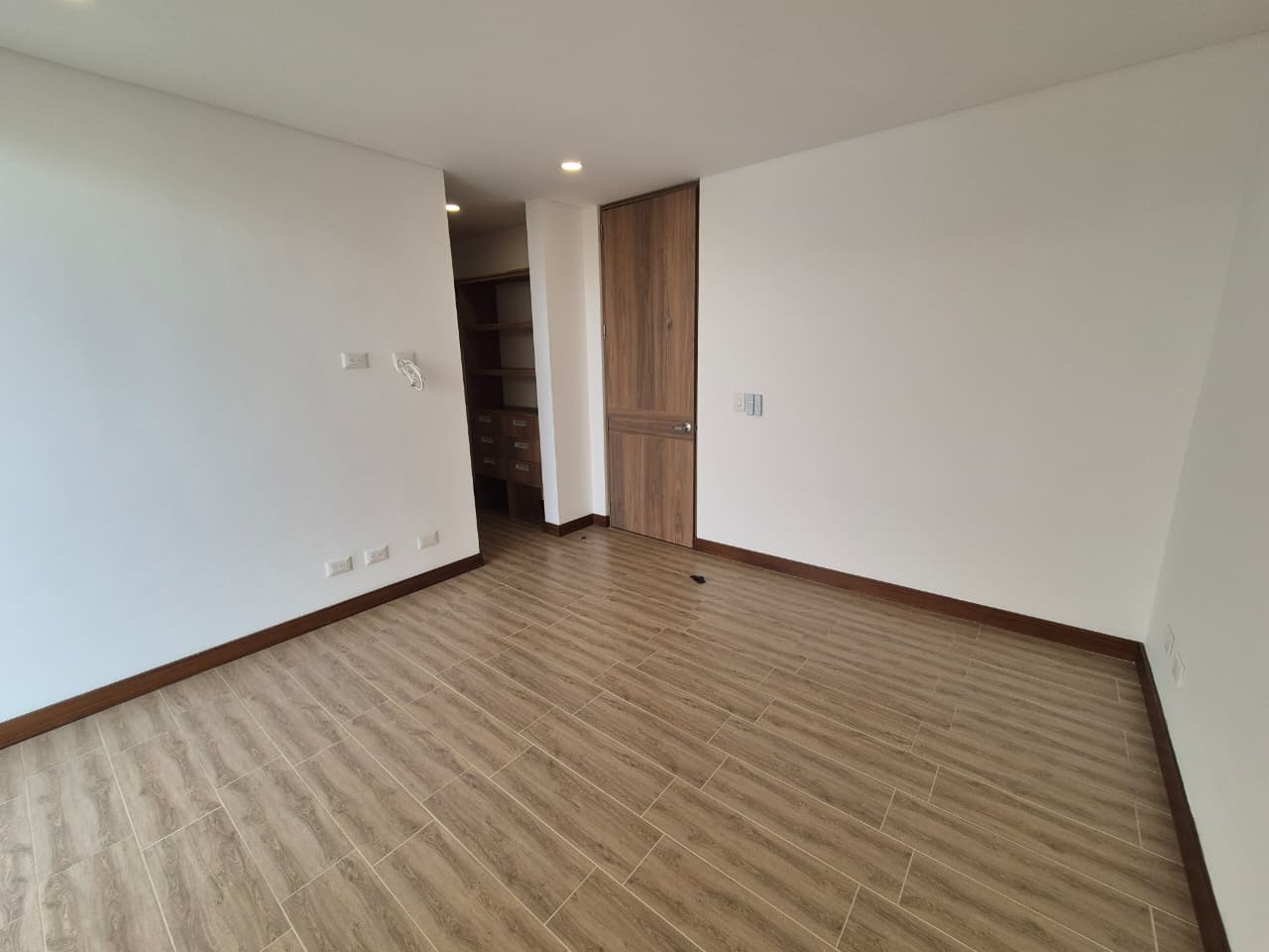 SE VENDE APTO EN LA CASTELLANA 14..jpg