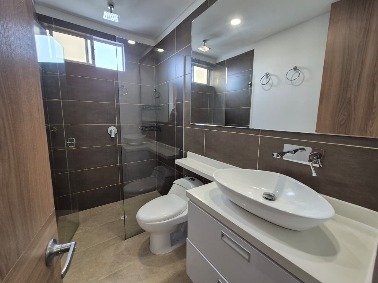 SE VENDE APTO EN LA CASTELLANA 18..jpg