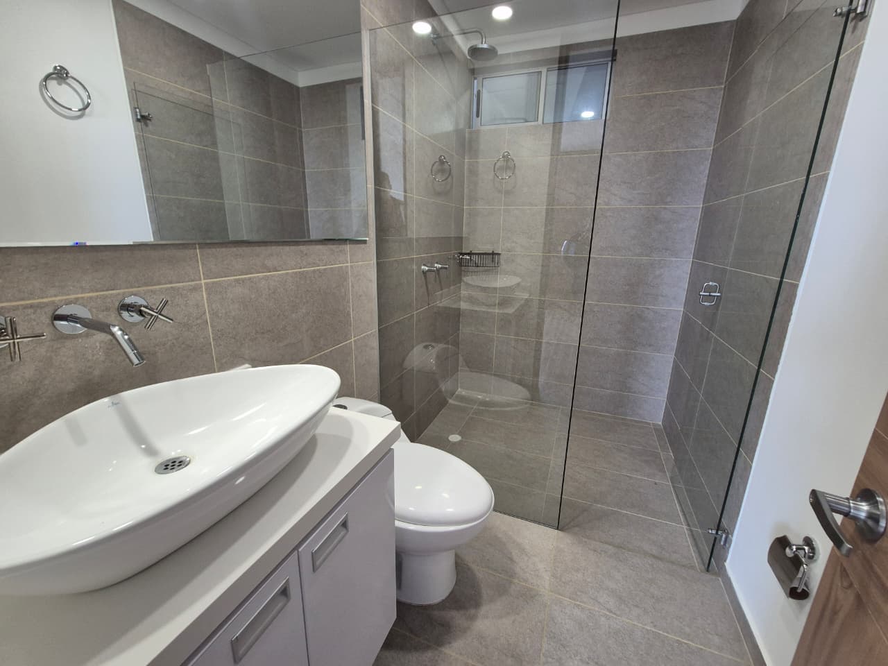 SE VENDE APTO EN LA CASTELLANA 21..jpg