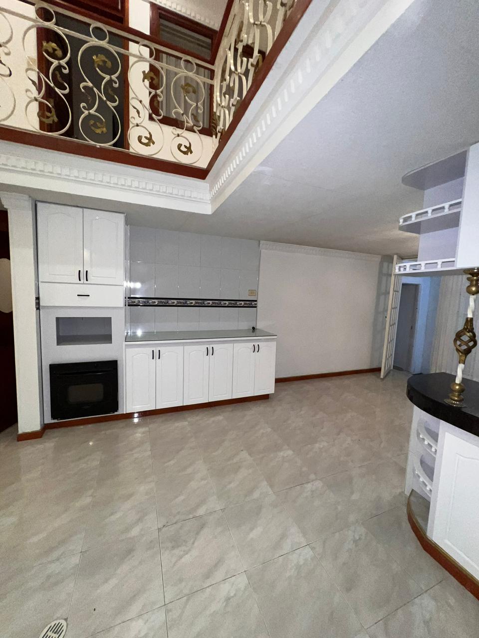 2. Se arrienda casa Av Bolivar norte 37 N (2).jpeg