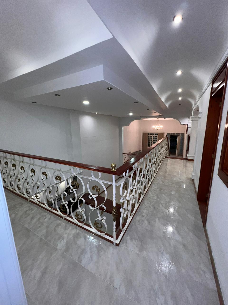 5. Se arrienda casa Av Bolivar norte 37 N (13).jpeg