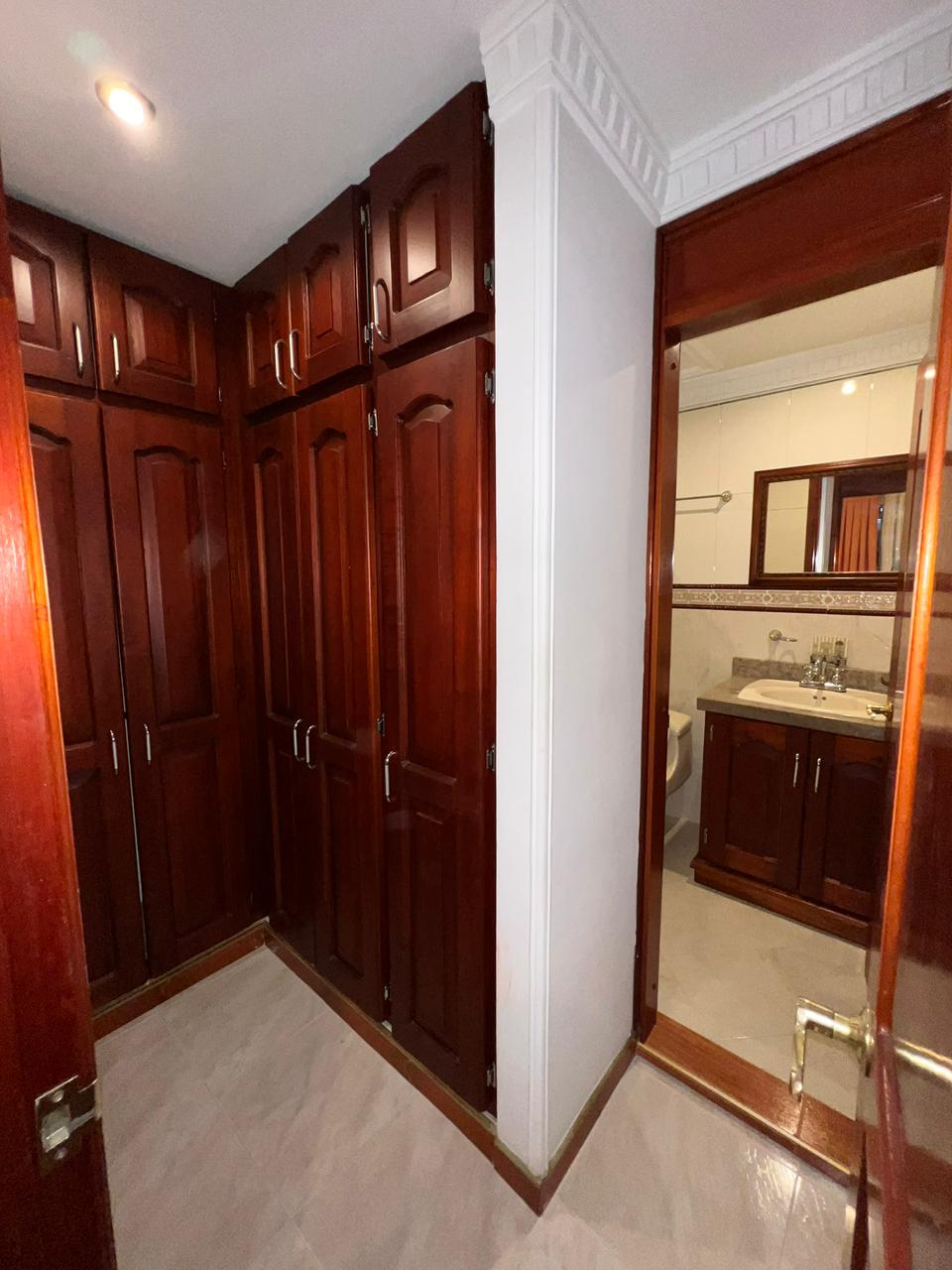 10. Se arrienda casa Av Bolivar norte 37 N (7).jpeg