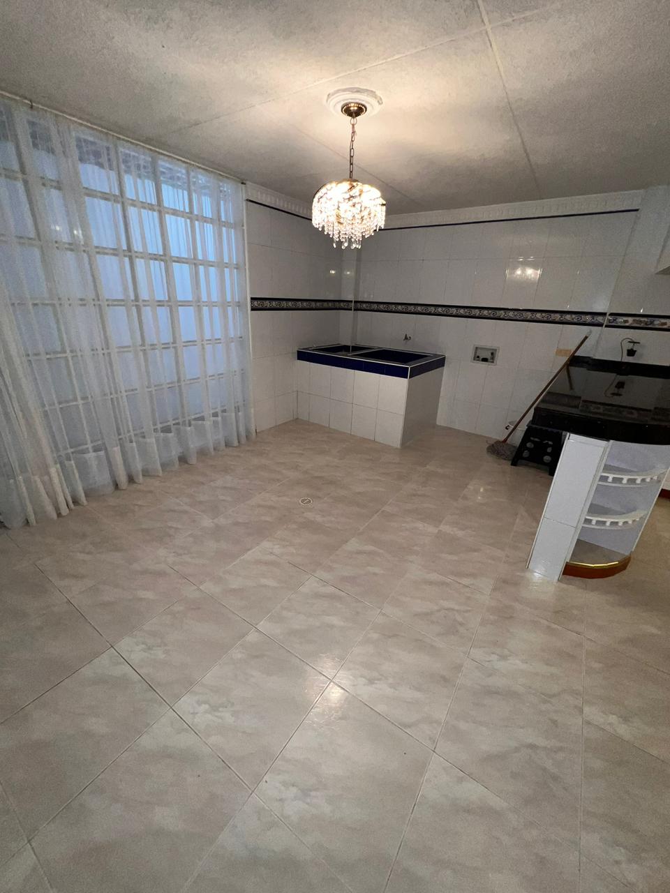 9. Se arrienda casa Av Bolivar norte 37 N (6).jpeg