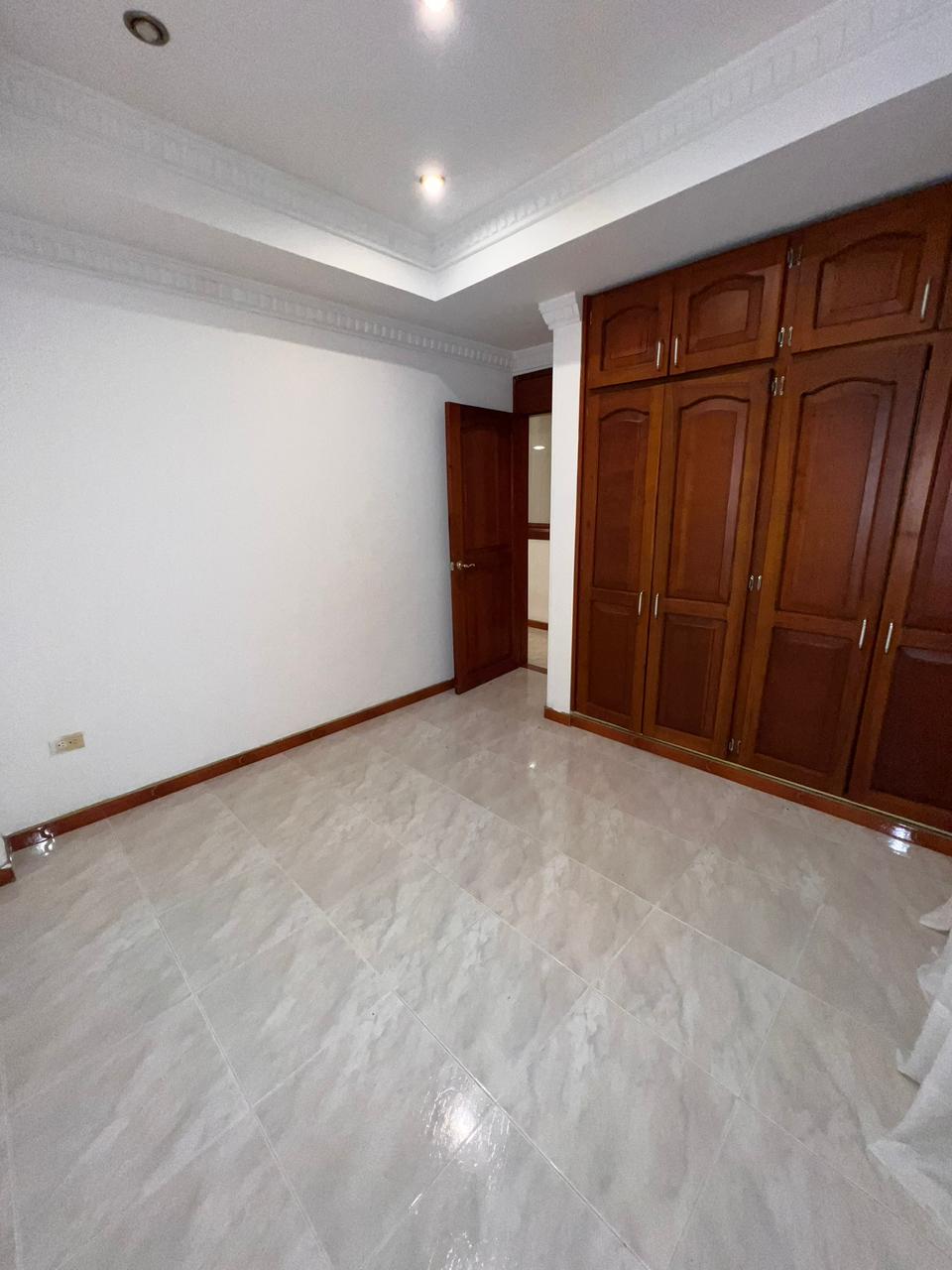 16. Se arrienda casa Av Bolivar norte 37 N (15).jpeg