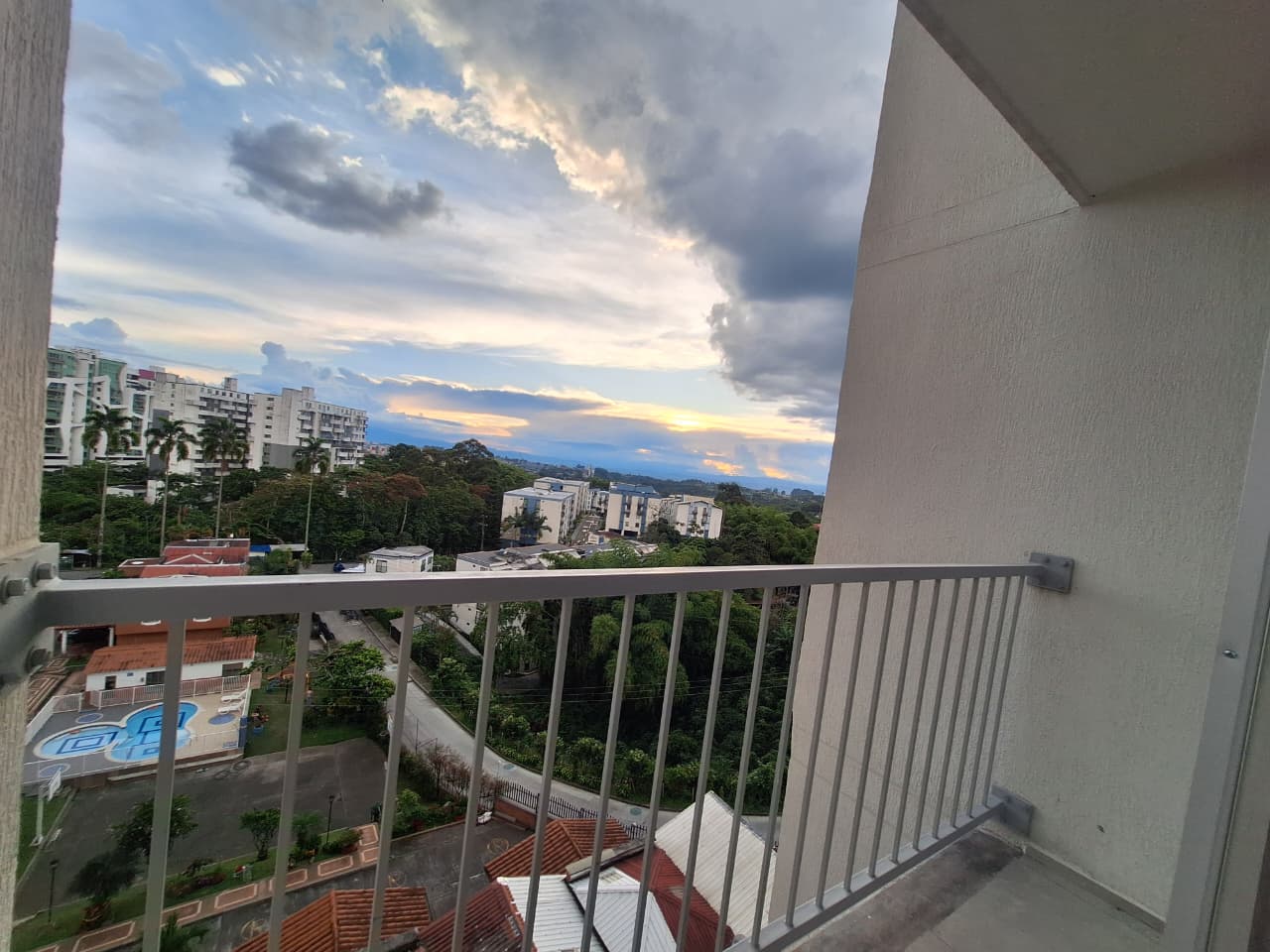 SE ALQUILA APTO EN AV 19 NORTE 4..jpg