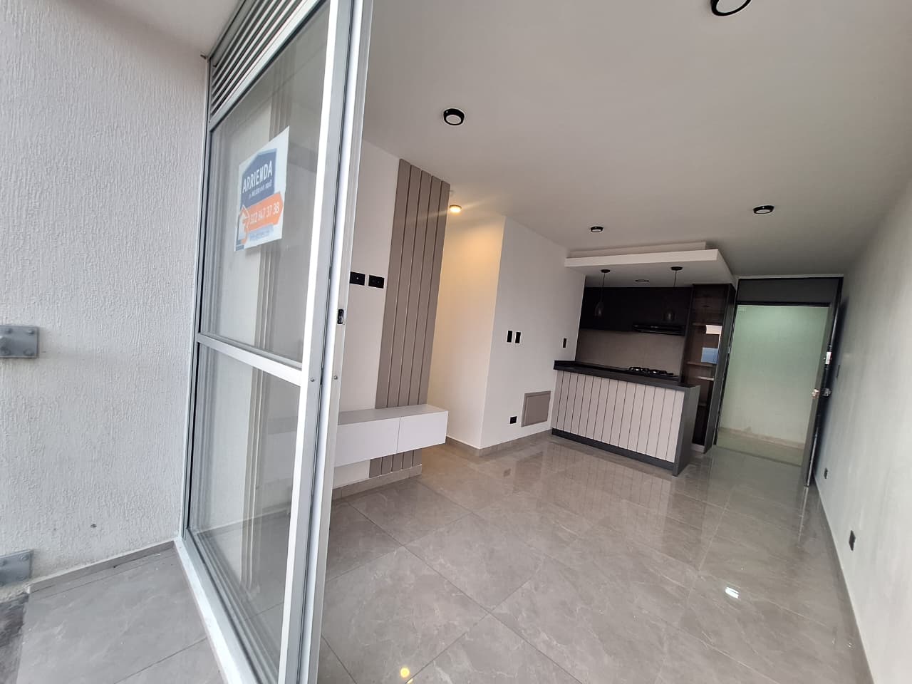 SE ALQUILA APTO EN AV 19 NORTE 6..jpg