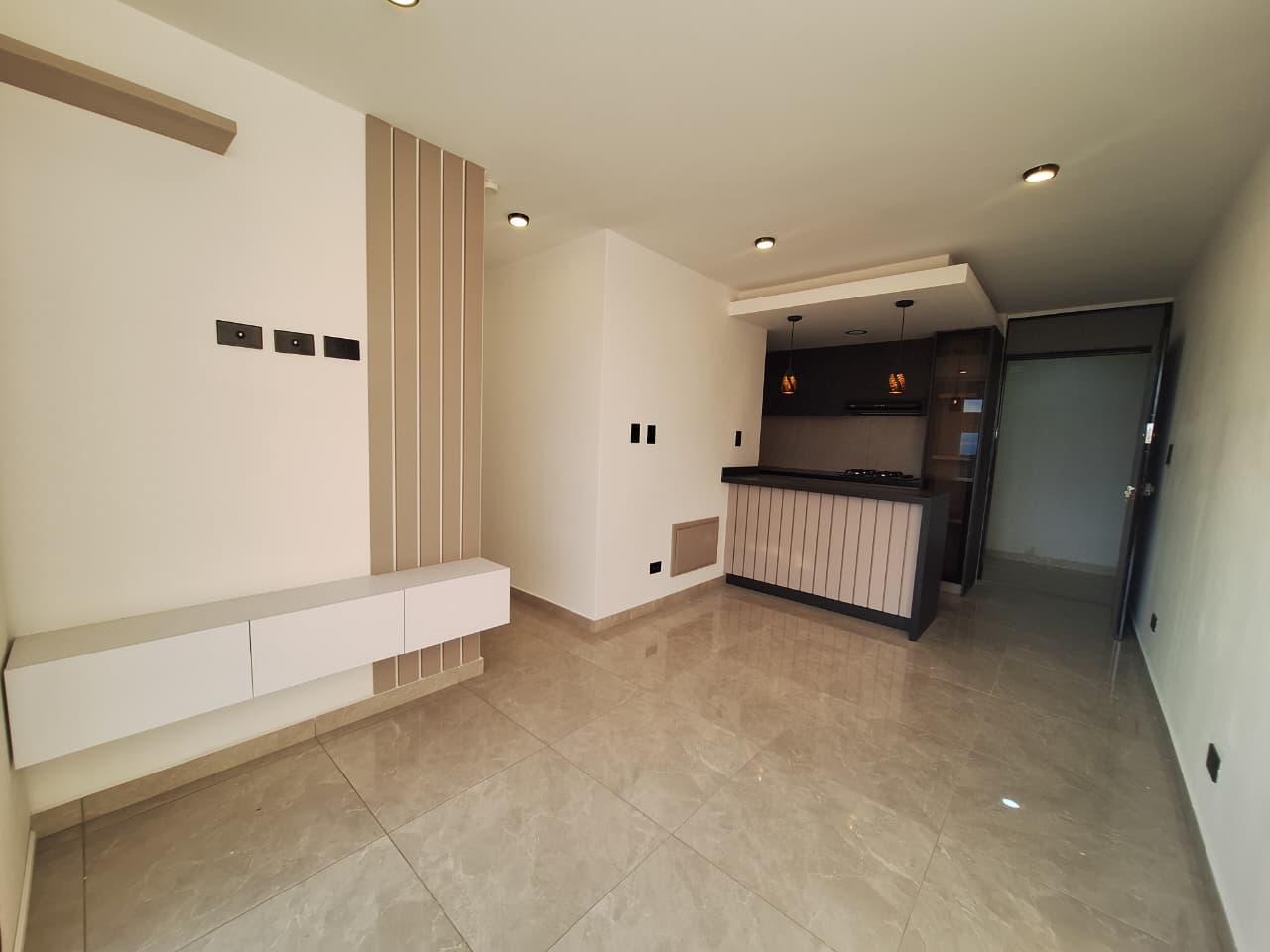 SE ALQUILA APTO EN AV 19 NORTE 7..jpg